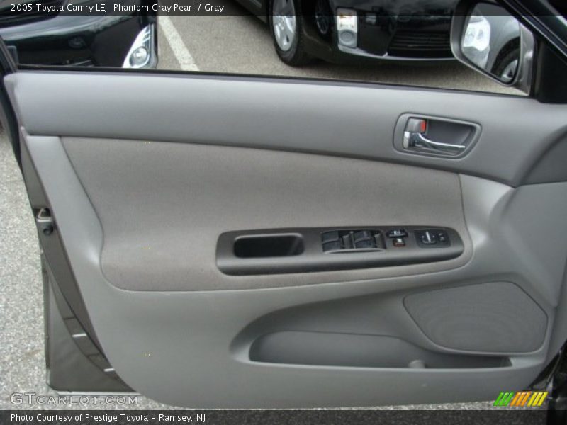 Phantom Gray Pearl / Gray 2005 Toyota Camry LE
