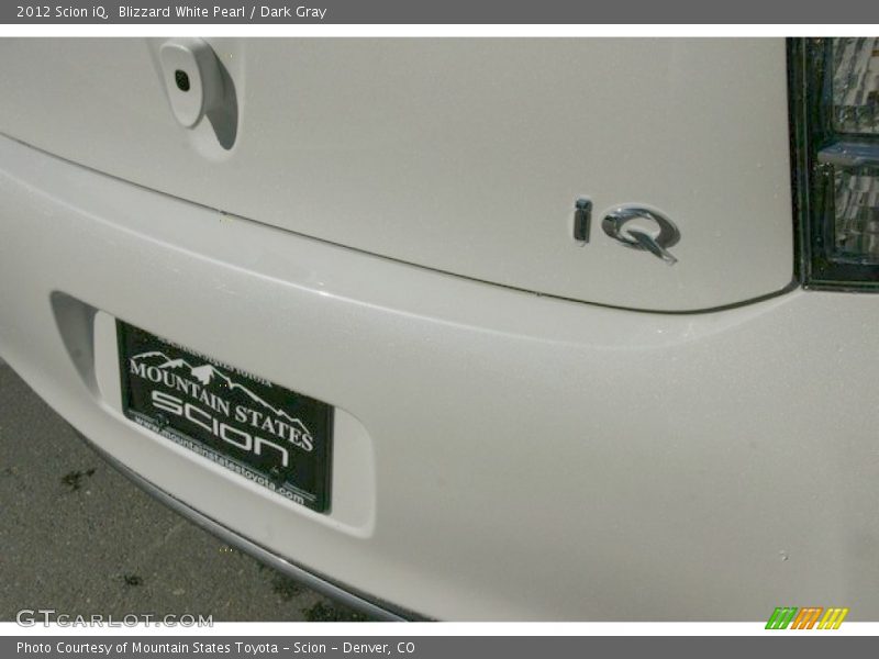 Blizzard White Pearl / Dark Gray 2012 Scion iQ