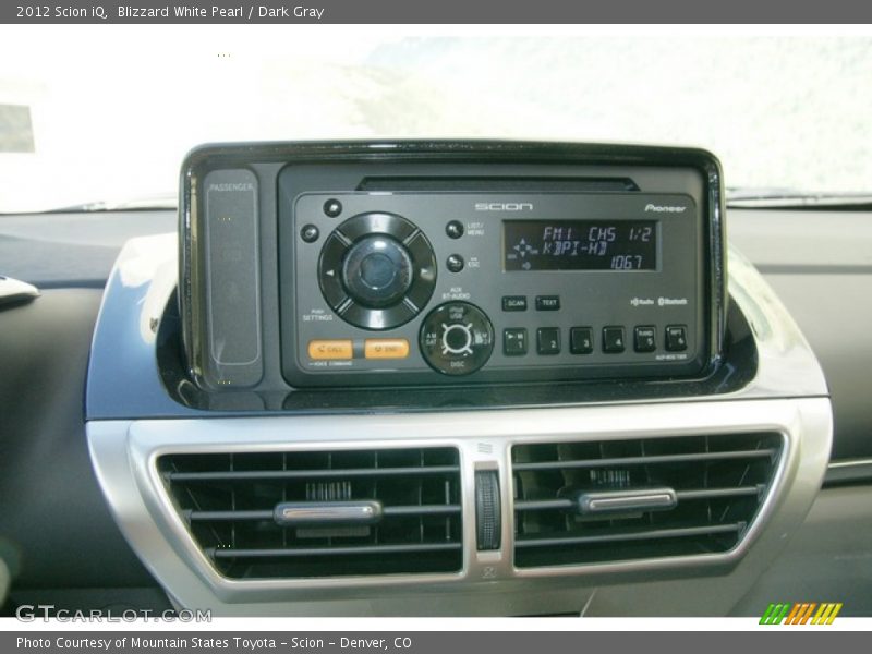 Blizzard White Pearl / Dark Gray 2012 Scion iQ