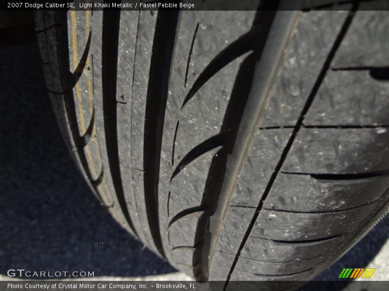 Light Khaki Metallic / Pastel Pebble Beige 2007 Dodge Caliber SE