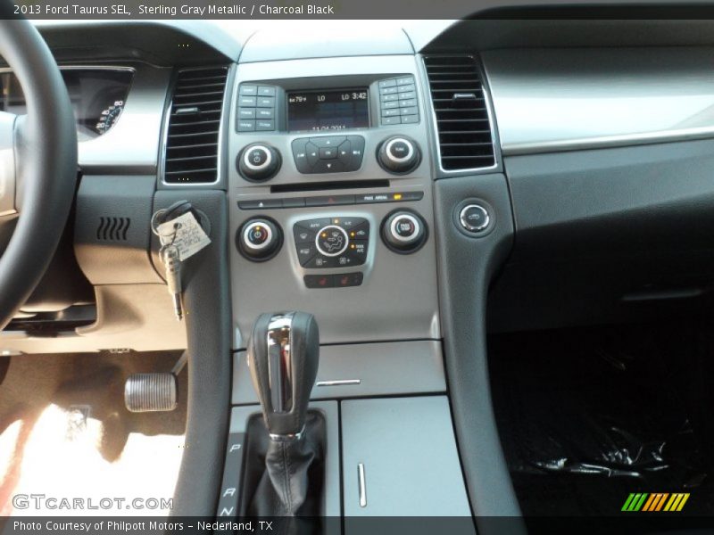 Controls of 2013 Taurus SEL