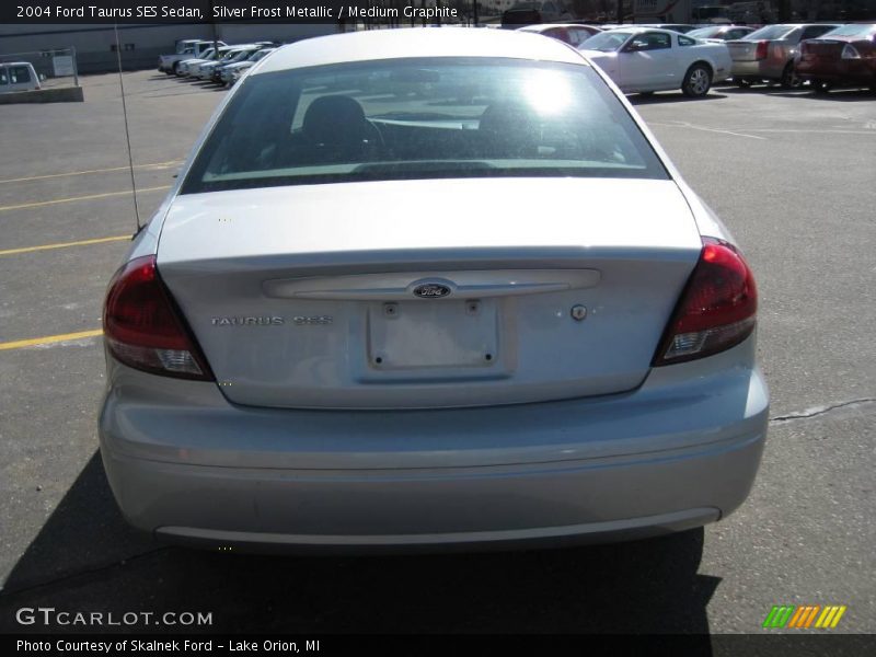 Silver Frost Metallic / Medium Graphite 2004 Ford Taurus SES Sedan