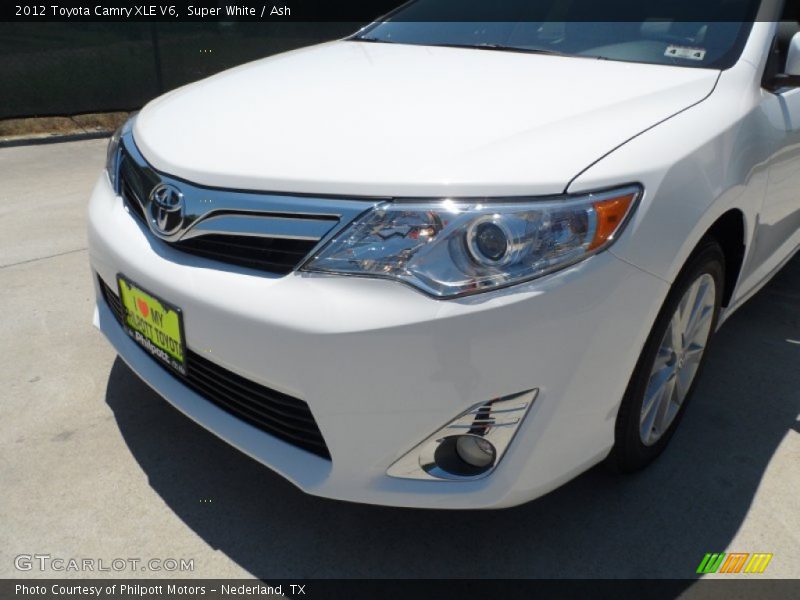 Super White / Ash 2012 Toyota Camry XLE V6