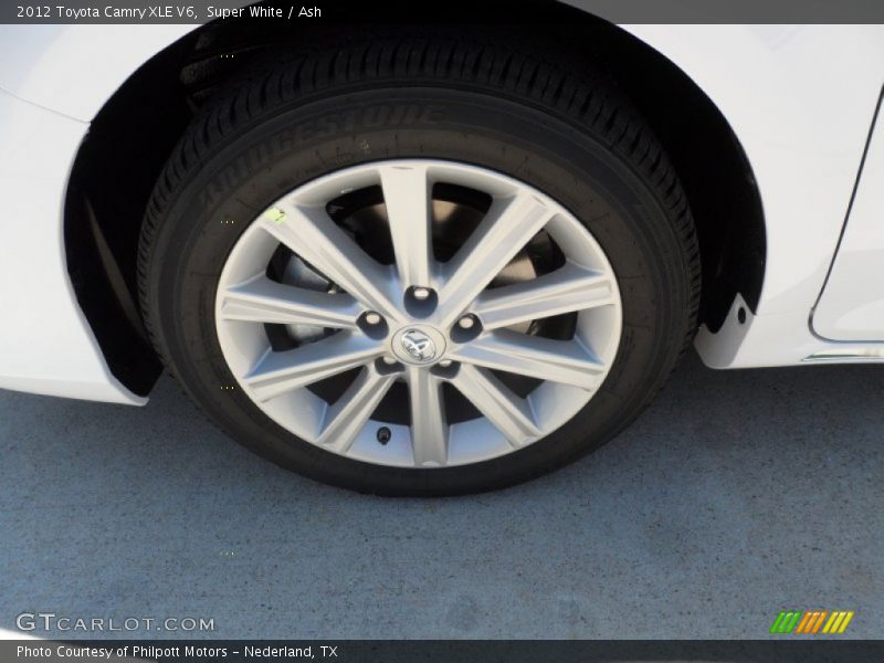 Super White / Ash 2012 Toyota Camry XLE V6