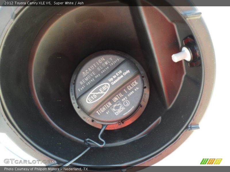 Super White / Ash 2012 Toyota Camry XLE V6