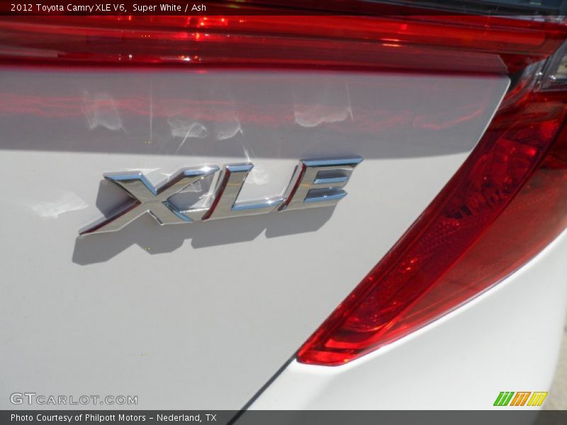 Super White / Ash 2012 Toyota Camry XLE V6