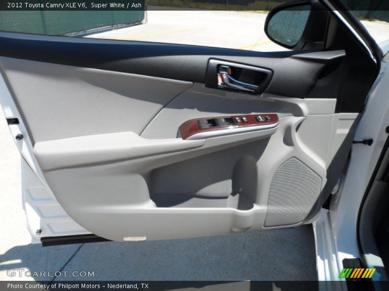 Super White / Ash 2012 Toyota Camry XLE V6