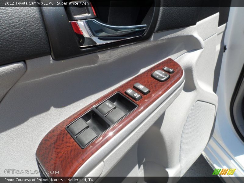 Super White / Ash 2012 Toyota Camry XLE V6