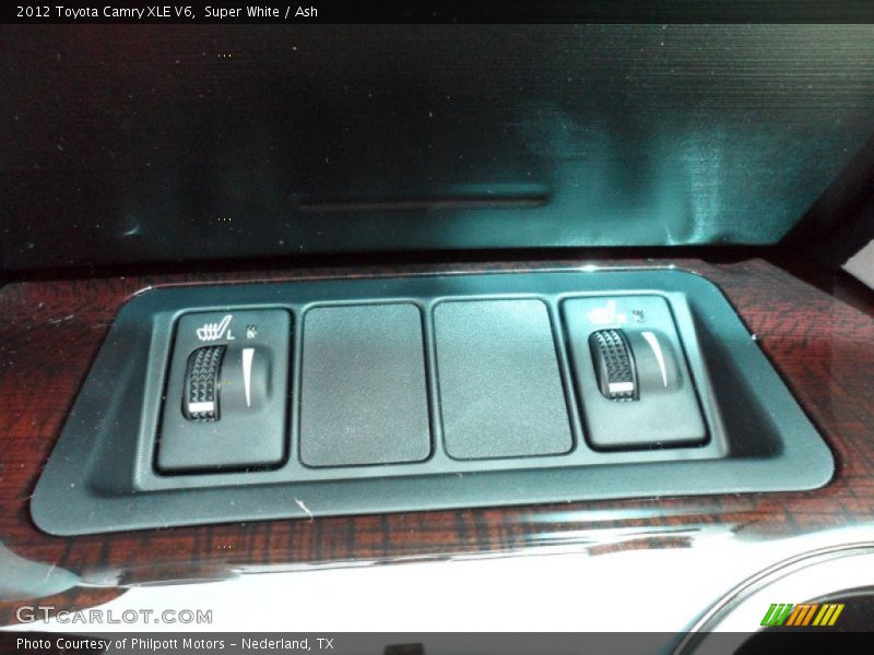 Super White / Ash 2012 Toyota Camry XLE V6