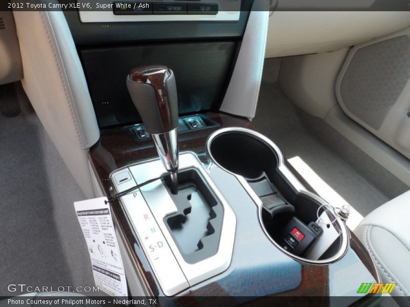 Super White / Ash 2012 Toyota Camry XLE V6
