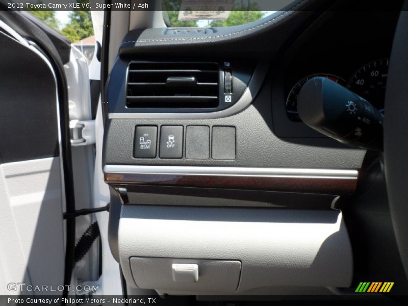 Super White / Ash 2012 Toyota Camry XLE V6