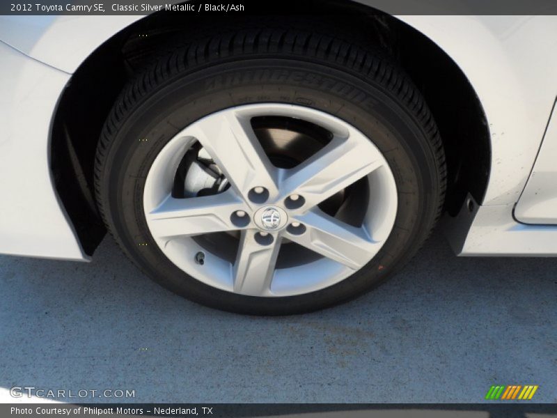 Classic Silver Metallic / Black/Ash 2012 Toyota Camry SE