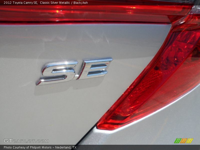 Classic Silver Metallic / Black/Ash 2012 Toyota Camry SE