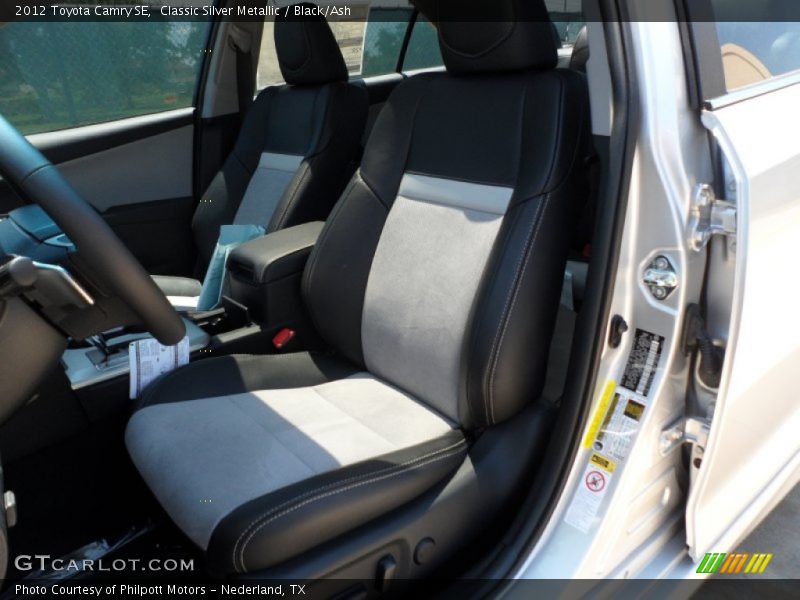 Classic Silver Metallic / Black/Ash 2012 Toyota Camry SE