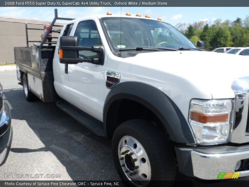 Oxford White / Medium Stone 2008 Ford F550 Super Duty XL SuperCab 4x4 Utility Truck