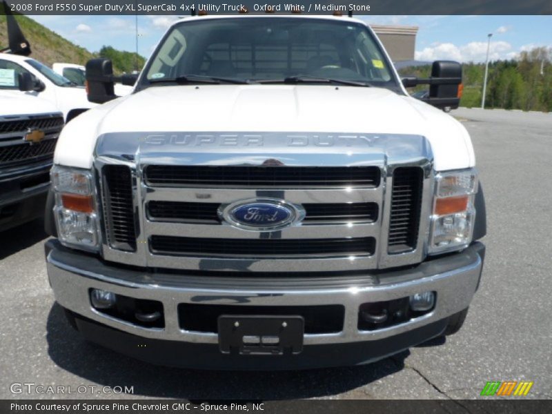 Oxford White / Medium Stone 2008 Ford F550 Super Duty XL SuperCab 4x4 Utility Truck