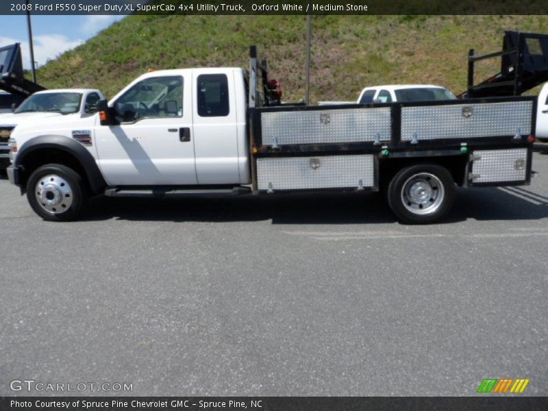 Oxford White / Medium Stone 2008 Ford F550 Super Duty XL SuperCab 4x4 Utility Truck