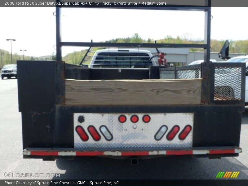 Oxford White / Medium Stone 2008 Ford F550 Super Duty XL SuperCab 4x4 Utility Truck