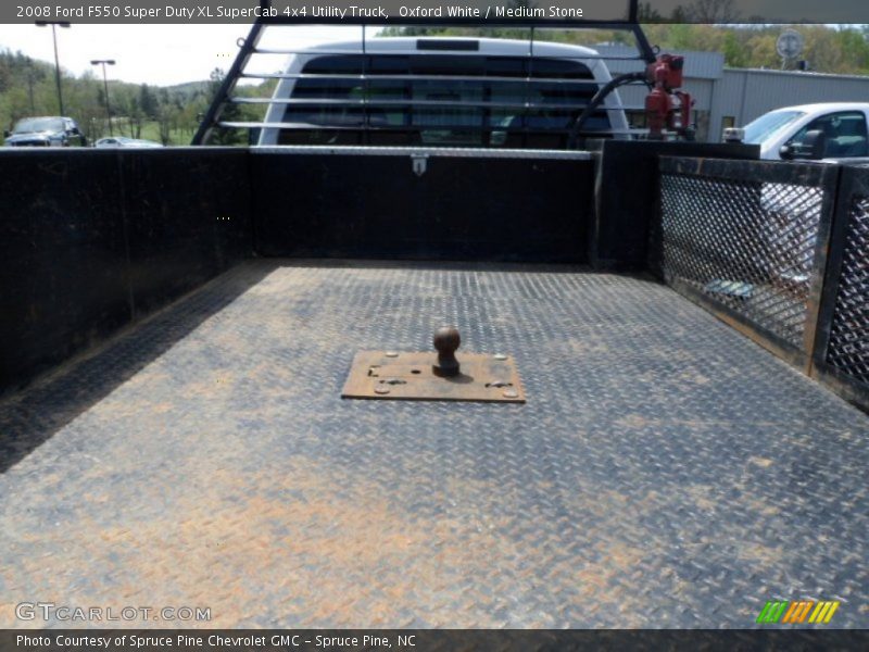 Oxford White / Medium Stone 2008 Ford F550 Super Duty XL SuperCab 4x4 Utility Truck