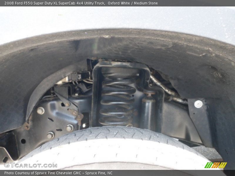 Oxford White / Medium Stone 2008 Ford F550 Super Duty XL SuperCab 4x4 Utility Truck