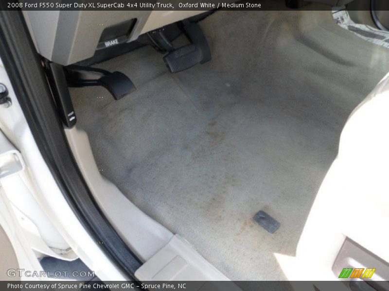 Oxford White / Medium Stone 2008 Ford F550 Super Duty XL SuperCab 4x4 Utility Truck