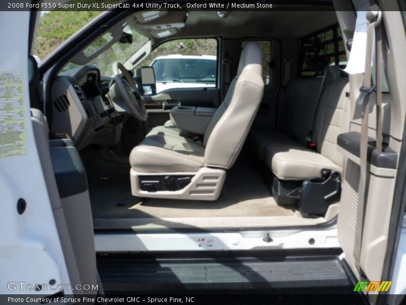 Oxford White / Medium Stone 2008 Ford F550 Super Duty XL SuperCab 4x4 Utility Truck