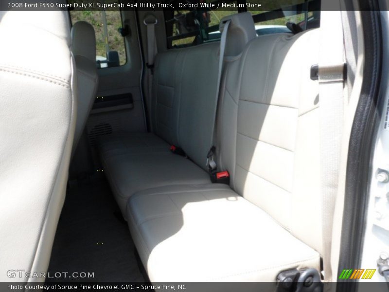Oxford White / Medium Stone 2008 Ford F550 Super Duty XL SuperCab 4x4 Utility Truck