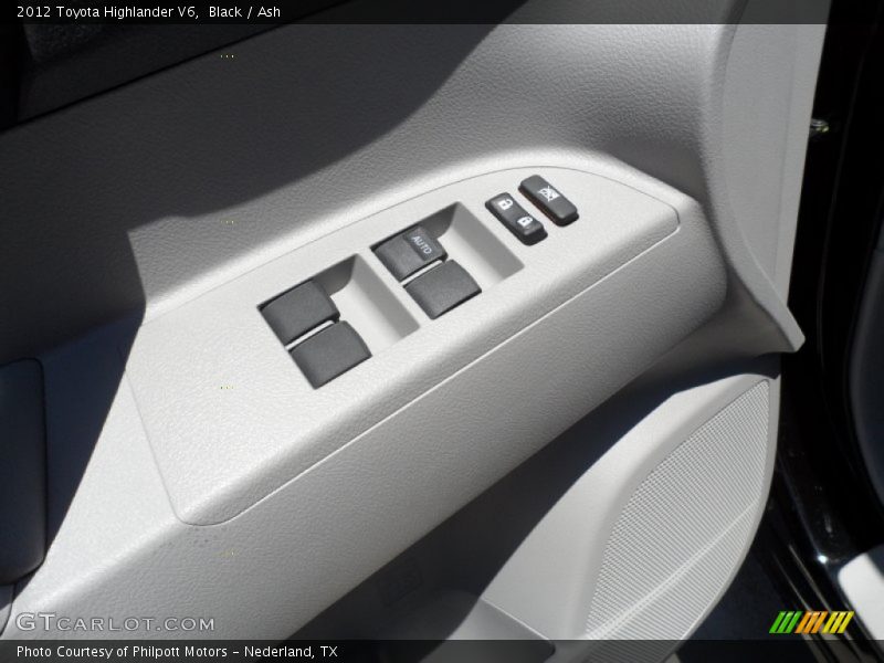 Black / Ash 2012 Toyota Highlander V6