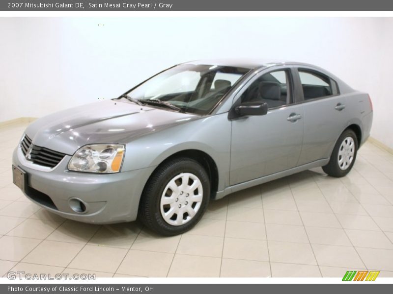 Front 3/4 View of 2007 Galant DE