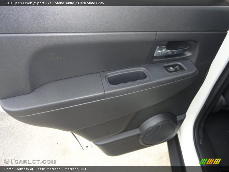 Stone White / Dark Slate Gray 2010 Jeep Liberty Sport 4x4