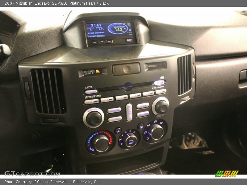 Platinum Pearl / Black 2007 Mitsubishi Endeavor SE AWD
