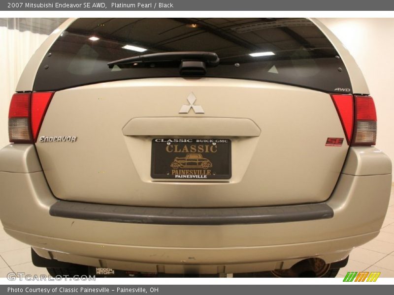Platinum Pearl / Black 2007 Mitsubishi Endeavor SE AWD