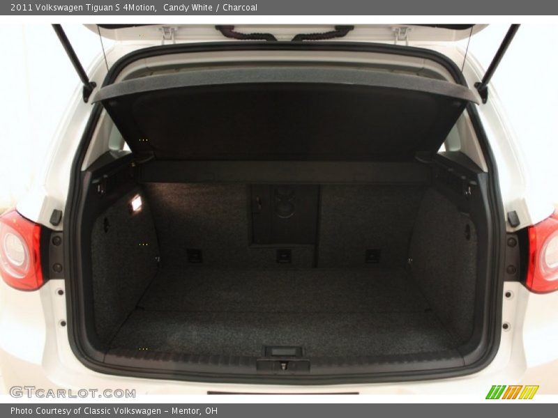Candy White / Charcoal 2011 Volkswagen Tiguan S 4Motion