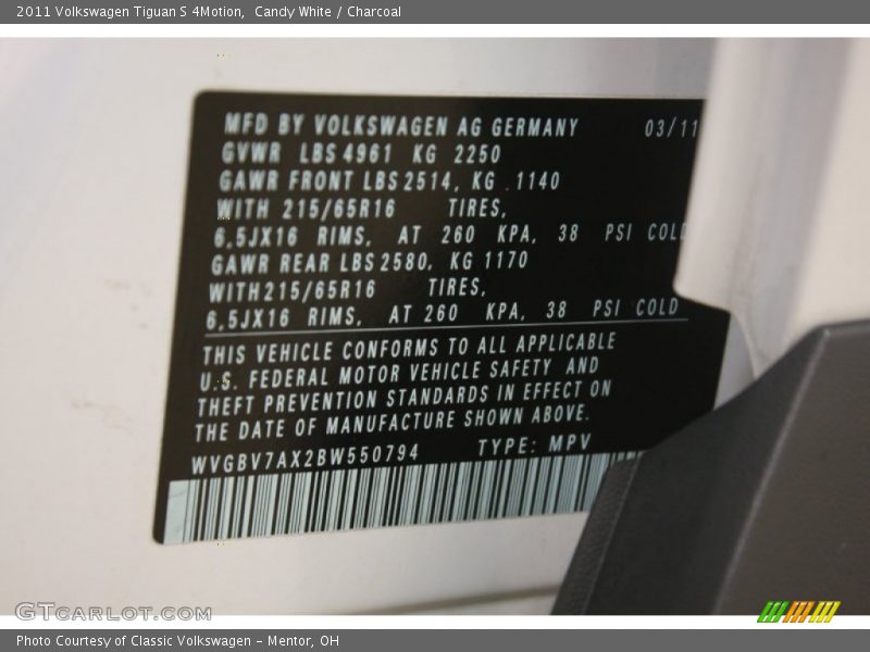 Candy White / Charcoal 2011 Volkswagen Tiguan S 4Motion