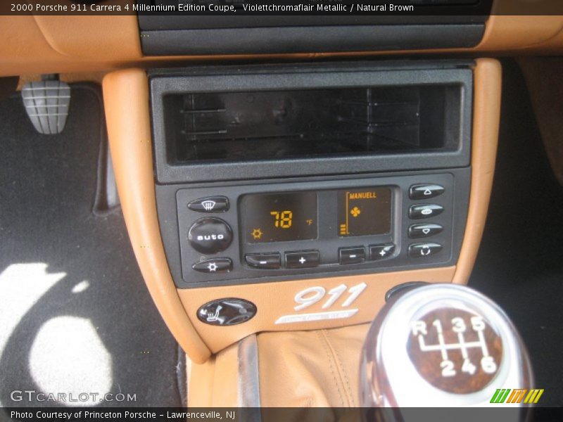 Controls of 2000 911 Carrera 4 Millennium Edition Coupe