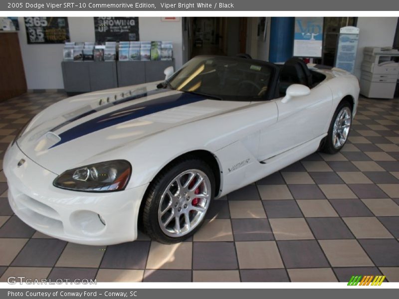Viper Bright White / Black 2005 Dodge Viper SRT-10 Commemoritive Edition