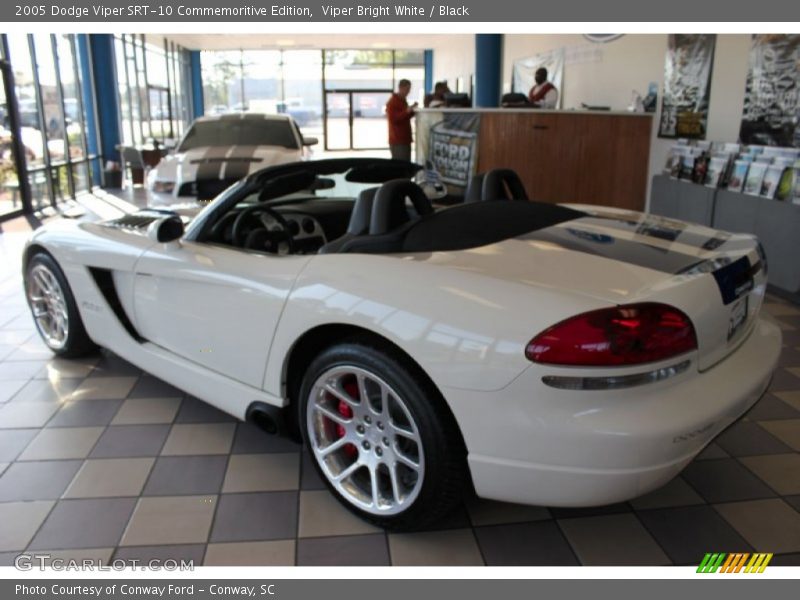 Viper Bright White / Black 2005 Dodge Viper SRT-10 Commemoritive Edition