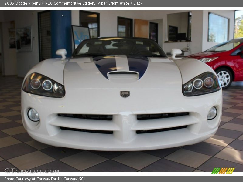 Viper Bright White / Black 2005 Dodge Viper SRT-10 Commemoritive Edition
