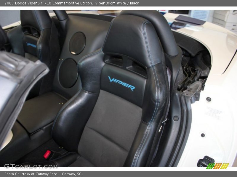 Front Seat of 2005 Viper SRT-10 Commemoritive Edition
