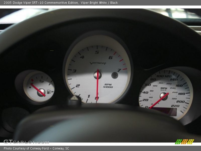 Viper Bright White / Black 2005 Dodge Viper SRT-10 Commemoritive Edition