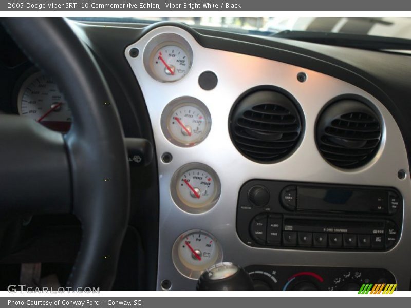 Viper Bright White / Black 2005 Dodge Viper SRT-10 Commemoritive Edition