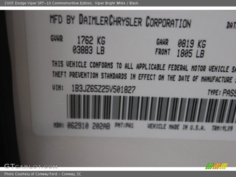 Viper Bright White / Black 2005 Dodge Viper SRT-10 Commemoritive Edition