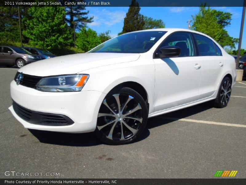 Candy White / Titan Black 2011 Volkswagen Jetta S Sedan