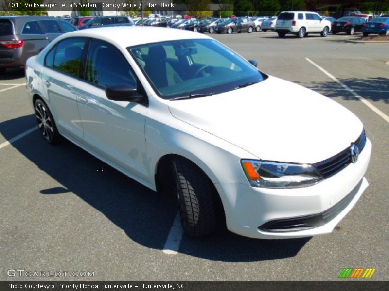 Candy White / Titan Black 2011 Volkswagen Jetta S Sedan
