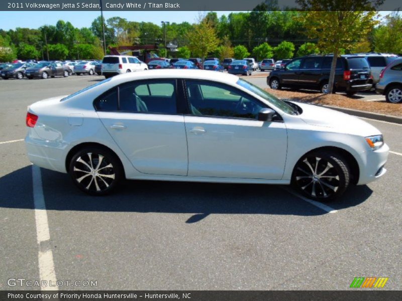 Candy White / Titan Black 2011 Volkswagen Jetta S Sedan