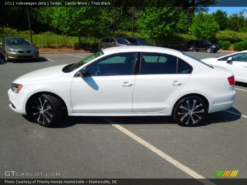 Candy White / Titan Black 2011 Volkswagen Jetta S Sedan