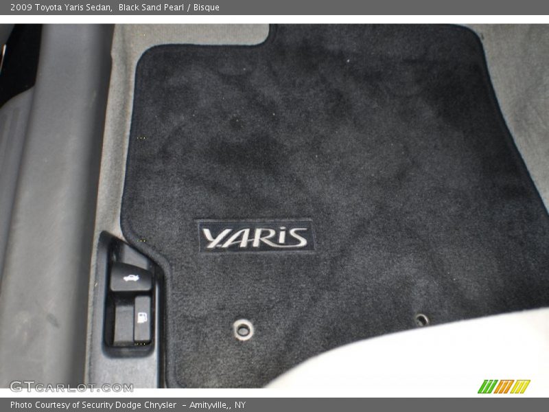 Black Sand Pearl / Bisque 2009 Toyota Yaris Sedan