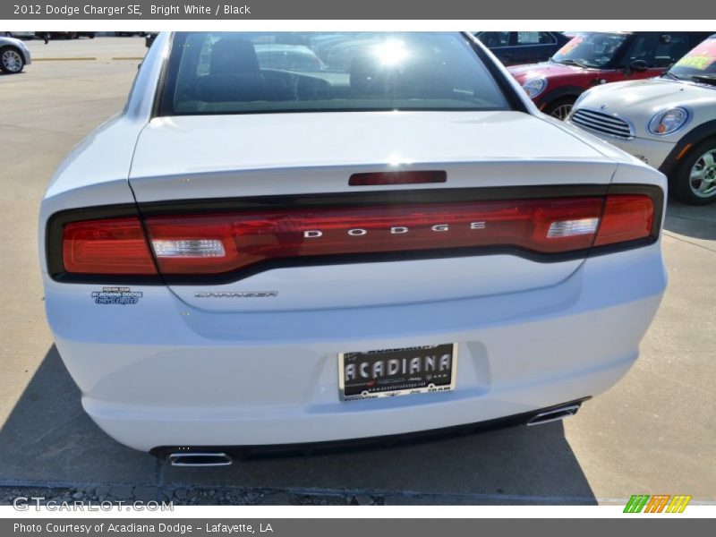Bright White / Black 2012 Dodge Charger SE