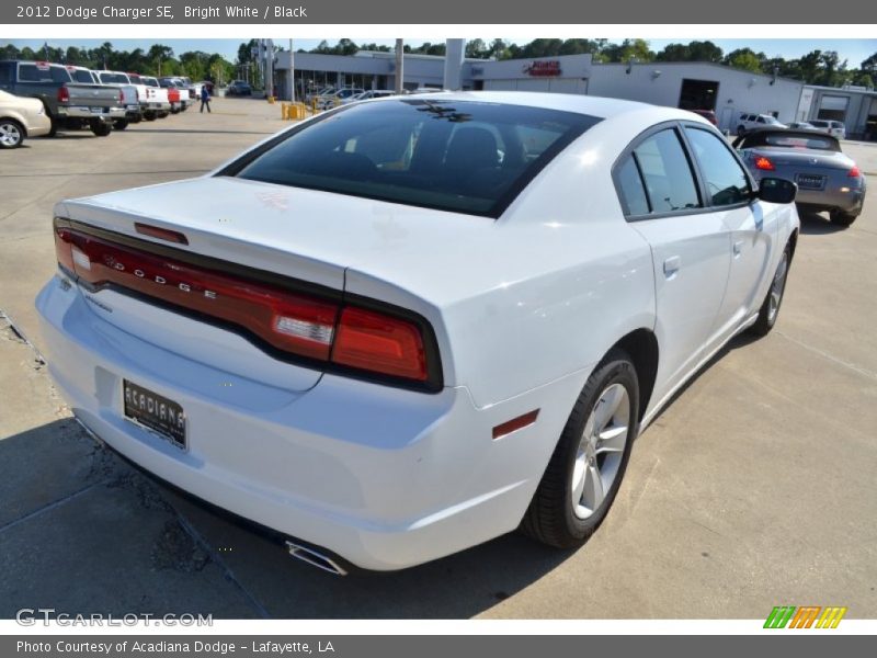 Bright White / Black 2012 Dodge Charger SE