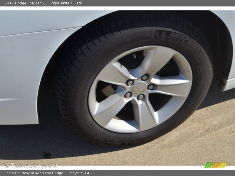 Bright White / Black 2012 Dodge Charger SE